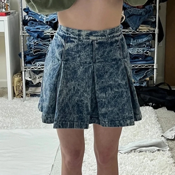 Vintage 90’s Pleated Denim Mini Skirt - Picture 6 of 9